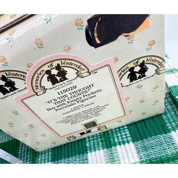 Memories of Yesterday Enesco Porcelain Figurine Boy With Empty Pockets Vintage N - Picture 4 of 8